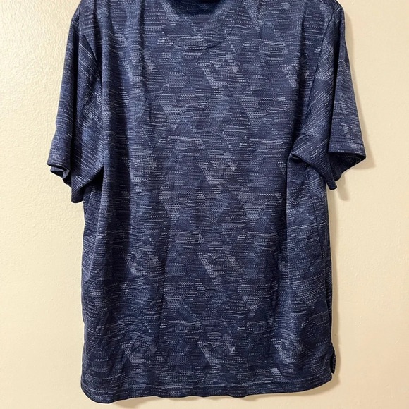 PGA Tour men’s golf polo size Large Blus brushed camo print lightweight wicking - Picture 5 of 7